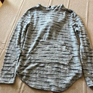 LOOSE FIT THIN FLEECE HOODED TOP